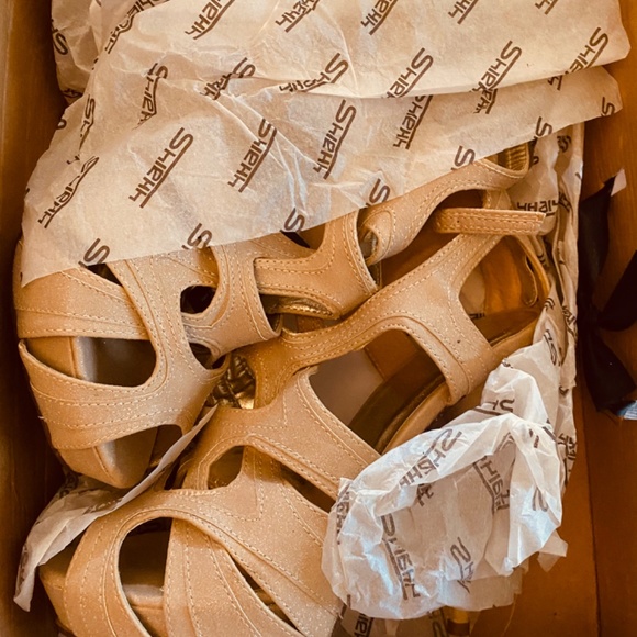 Heels - Picture 2 of 6